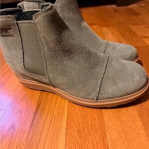 Sorel Olive Green Suede Chelsea Ankle Boots